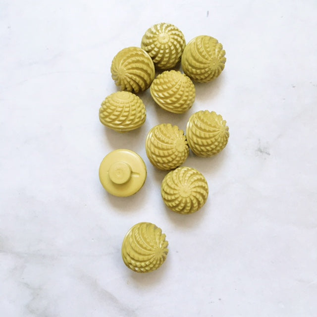 LOT DE 7 BOUTONS VIGNE 12MM