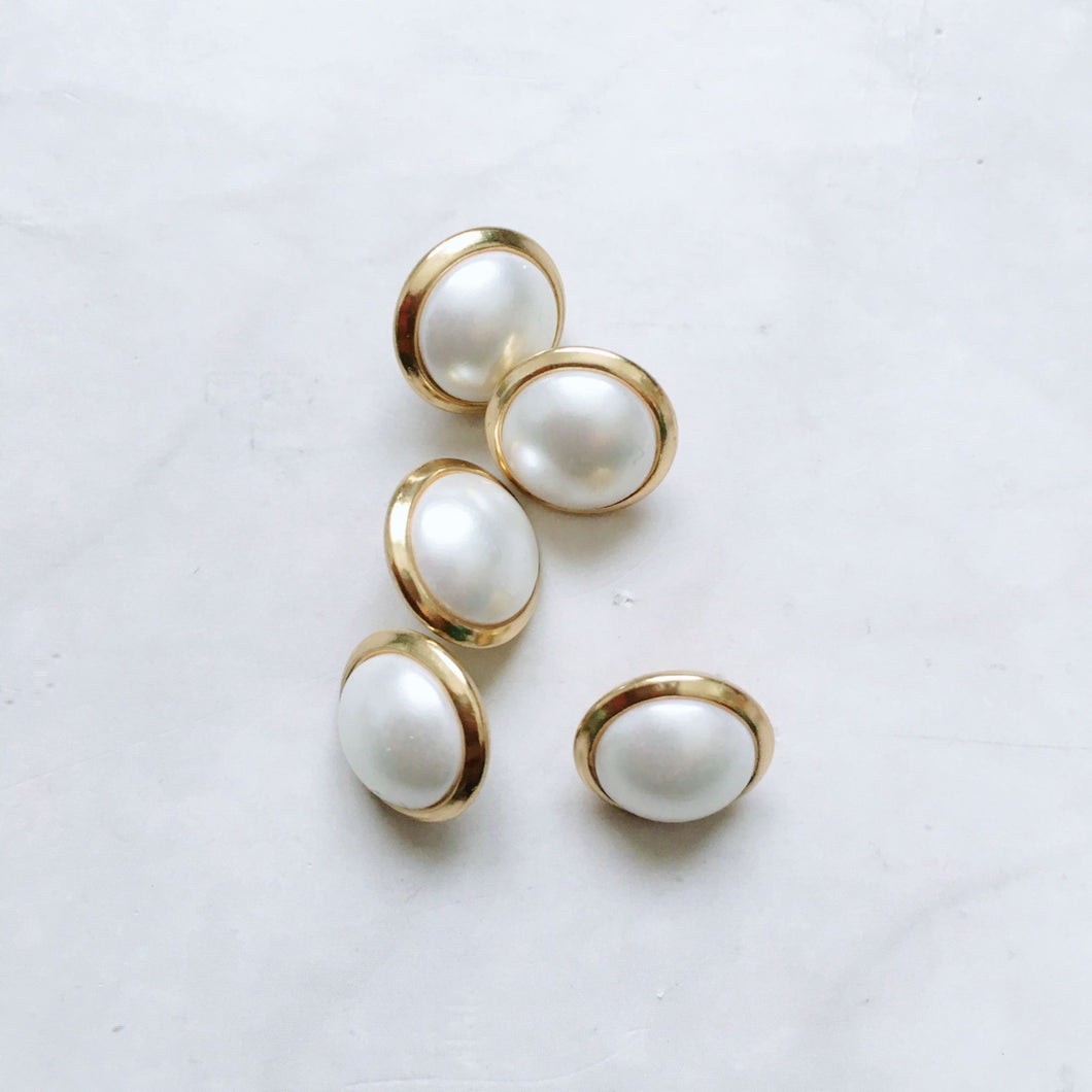 LOT DE 5 BOUTONS PEARL 11MM