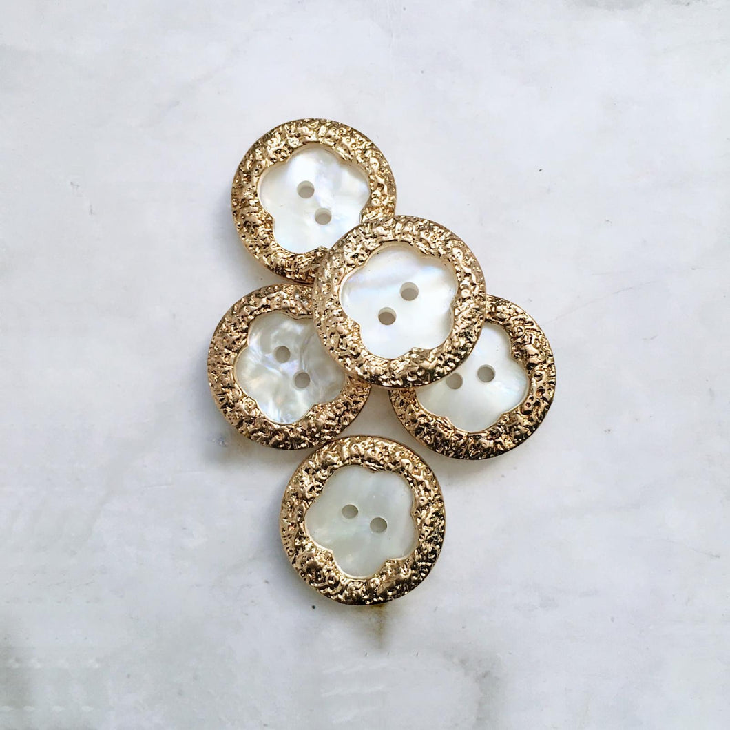 LOT DE 5 BOUTONS GILL 22MM